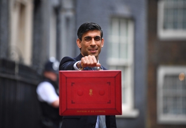  Rishi Sunak with the Budget Box